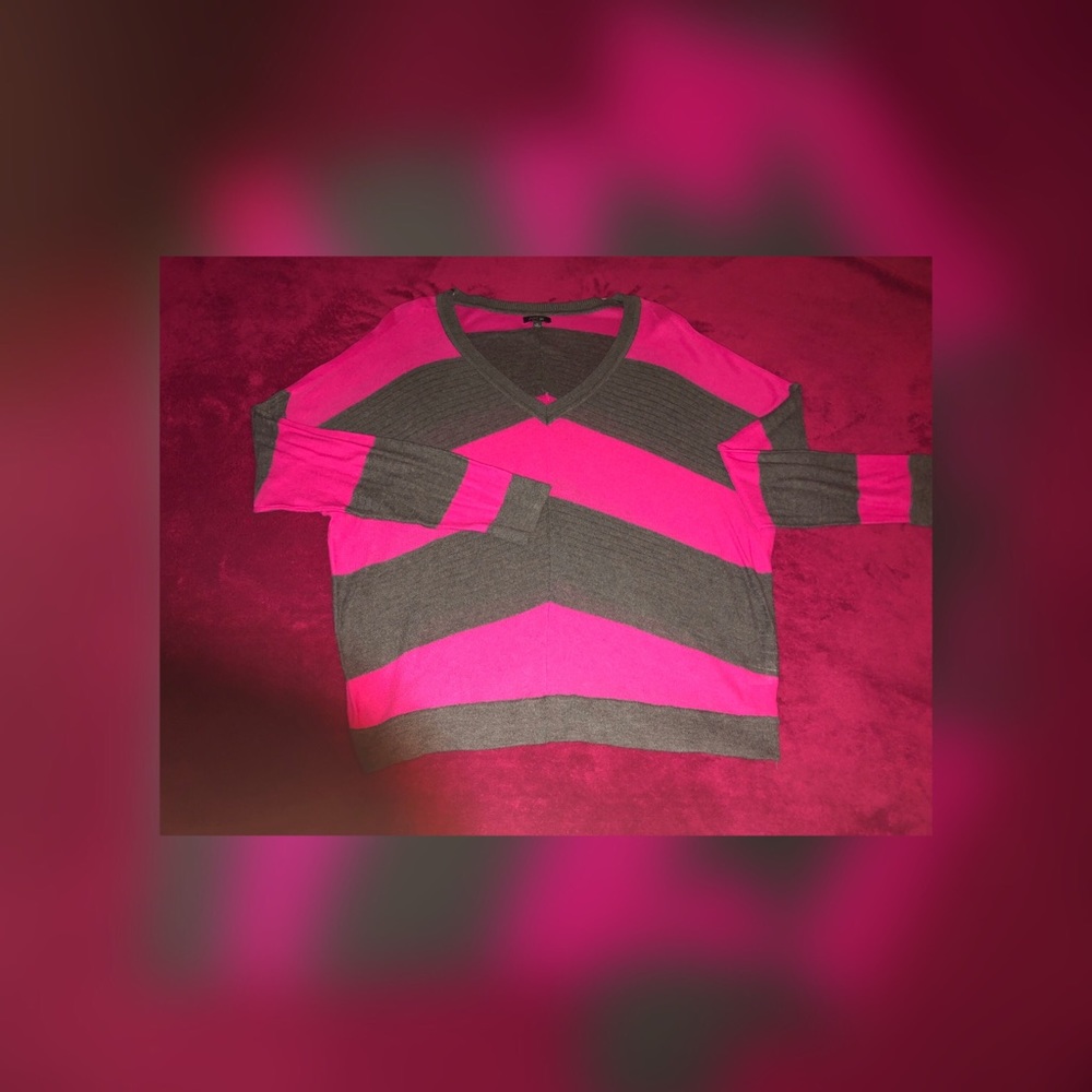 Pink and Grey Apt 9 V-Neck Sweater